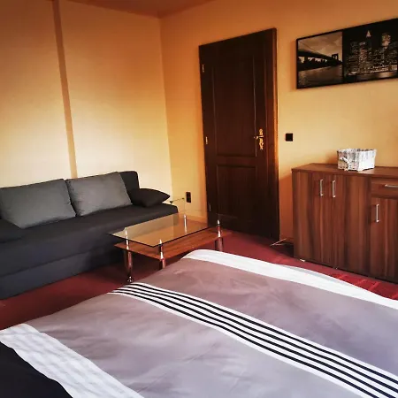 Apartment In Einem Alten Lontzen