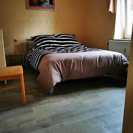 In Einem Alten Apartment Lontzen