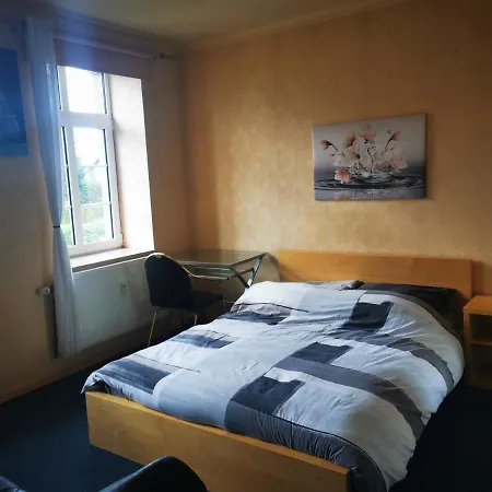 In Einem Alten Apartment