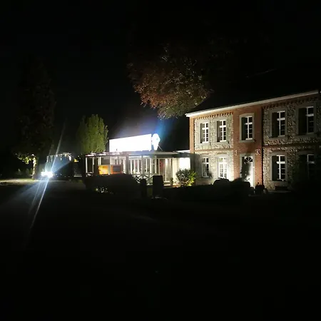 In Einem Alten アパート